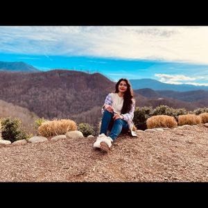 Meet your Posher, Korina